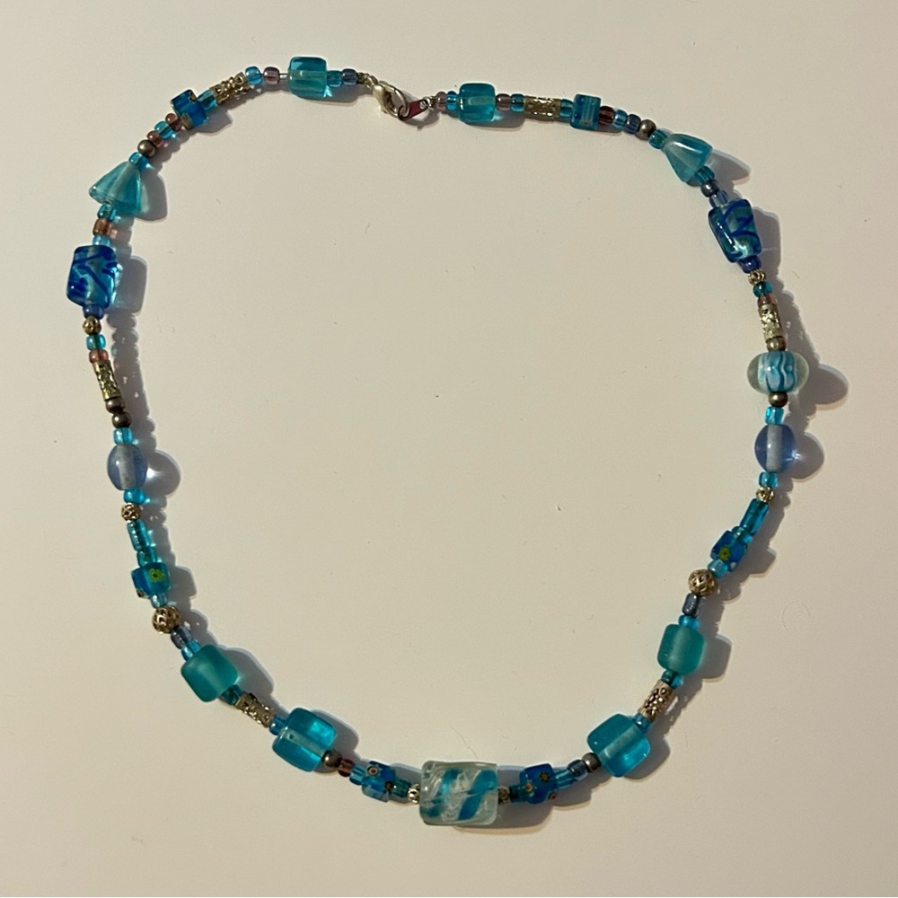 💍 5/$10 vintage blue and gold necklace